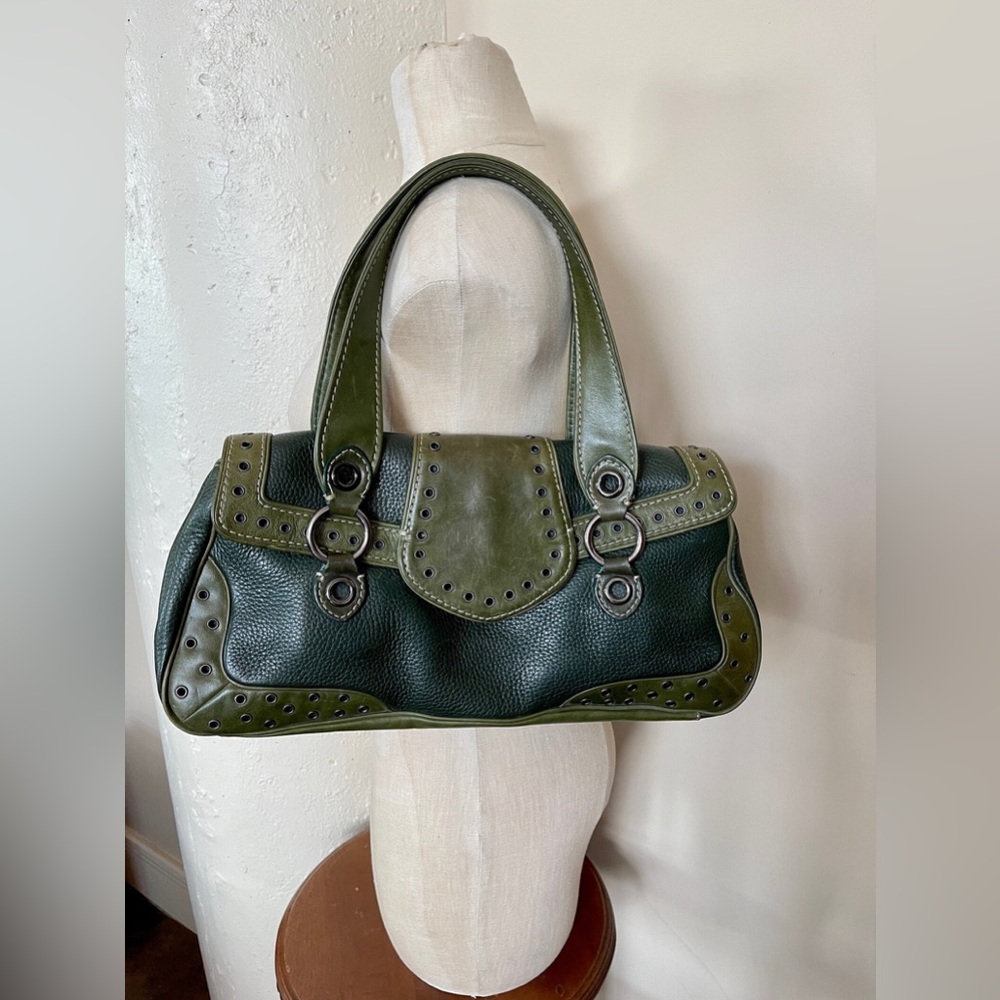 Michael Kors vintage two-tone green pebbled leather hobo with grommets. - Picture 2 of 14